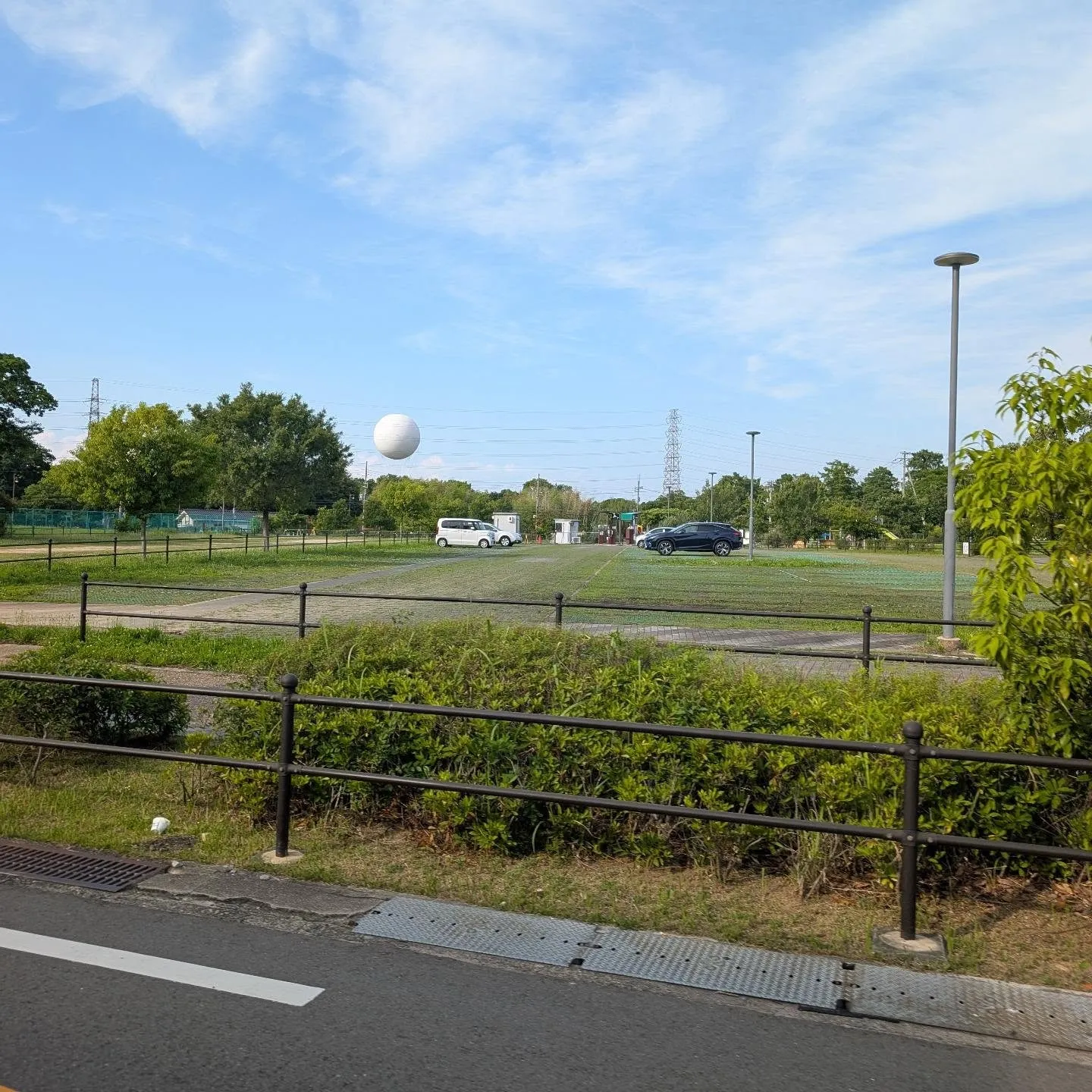 大仙古墳を見る気球です、たまにしか飛んでないので、結構ビック...